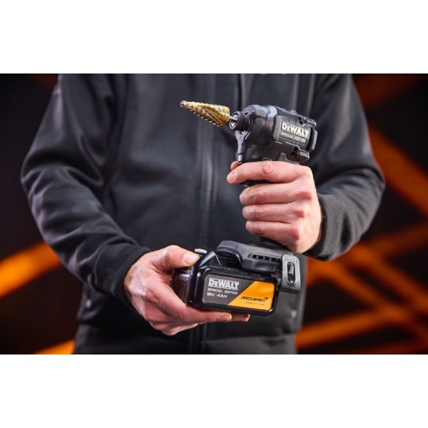 Фото - Шуруповерт DeWALT DCF86MM2T